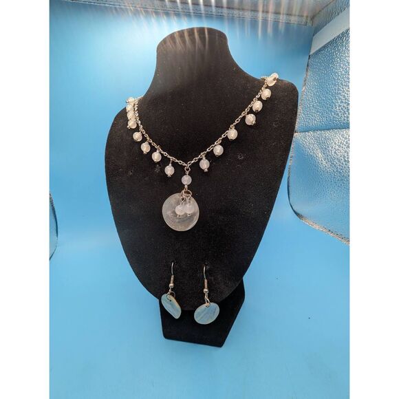 Abalone shell necklace and earrings set - Picture 1 of 3